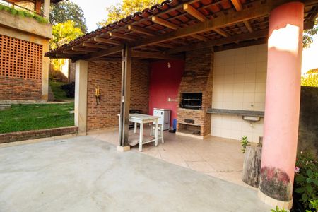 Casa para alugar com 1000m², 6 quartos e 3 vagas Casa para alugar com 1000m², 6 quartos e 3 vagasÁrea externa - Churrasqueira