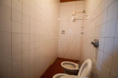 Casa para alugar com 1000m², 6 quartos e 3 vagas Casa para alugar com 1000m², 6 quartos e 3 vagasBanheiro de serviço