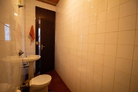 Casa para alugar com 1000m², 6 quartos e 3 vagas Casa para alugar com 1000m², 6 quartos e 3 vagasBanheiro de serviço