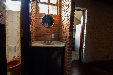 Casa para alugar com 1000m², 6 quartos e 3 vagas Casa para alugar com 1000m², 6 quartos e 3 vagasBanheiro social