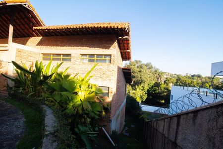 Casa para alugar com 1000m², 6 quartos e 3 vagas Casa para alugar com 1000m², 6 quartos e 3 vagasÁrea externa