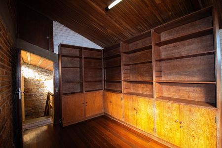Casa para alugar com 1000m², 6 quartos e 3 vagas Casa para alugar com 1000m², 6 quartos e 3 vagasQuarto 05- Escritório