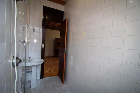 Casa para alugar com 1000m², 6 quartos e 3 vagas Casa para alugar com 1000m², 6 quartos e 3 vagasBanheiro Social 02