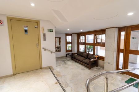 Apartamento para alugar com 64m², 2 quartos e sem vaga Apartamento para alugar com 64m², 2 quartos e sem vagaHall de entrada