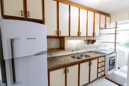 Apartamento para alugar com 64m², 2 quartos e sem vaga Apartamento para alugar com 64m², 2 quartos e sem vagaCozinha e Área de Serviço