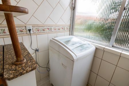 Apartamento para alugar com 64m², 2 quartos e sem vaga Apartamento para alugar com 64m², 2 quartos e sem vagaCozinha e Área de Serviço