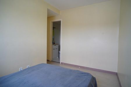 Quarto suíte  de apartamento à venda com 2 quartos, 52m² em São Sebastião, Porto Alegre