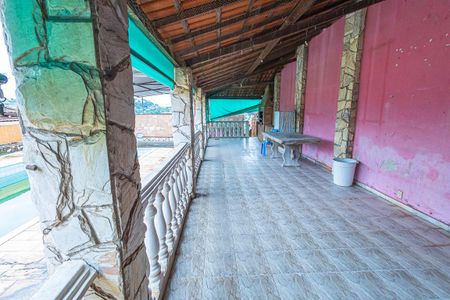 Casa à venda com 360m², 4 quartos e 4 vagas Casa à venda com 360m², 4 quartos e 4 vagaspiscina, churrasqueira e quadra