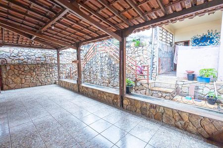 Casa à venda com 360m², 4 quartos e 4 vagas Casa à venda com 360m², 4 quartos e 4 vagasquintal