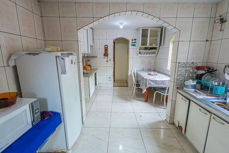 Casa à venda com 360m², 4 quartos e 4 vagas Casa à venda com 360m², 4 quartos e 4 vagascozinha