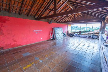 Casa à venda com 360m², 4 quartos e 4 vagas Casa à venda com 360m², 4 quartos e 4 vagasgaragem