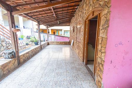 Casa à venda com 360m², 4 quartos e 4 vagas Casa à venda com 360m², 4 quartos e 4 vagasquintal