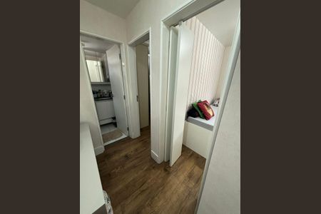 Corredor de apartamento à venda com 2 quartos, 50m² em Vila Mira, São Paulo