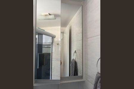 Apartamento à venda com 50m², 2 quartos e 1 vaga Apartamento à venda com 50m², 2 quartos e 1 vagaBanheiro