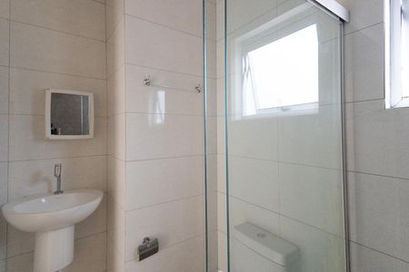 Casa para alugar com 100m², 2 quartos e 3 vagas Casa para alugar com 100m², 2 quartos e 3 vagasBanheiro da Suíte