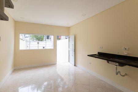 Sala/Cozinha de casa para alugar com 2 quartos, 100m² em Vila Nivi, São Paulo