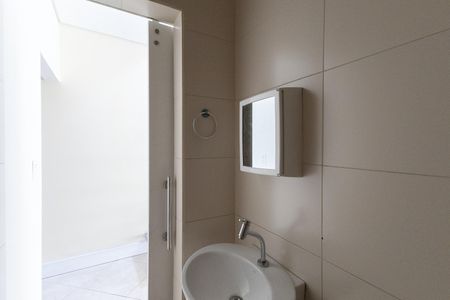 Casa para alugar com 100m², 2 quartos e 3 vagas Casa para alugar com 100m², 2 quartos e 3 vagasBanheiro