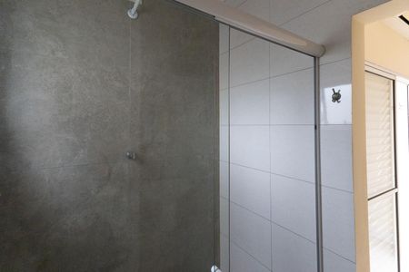 Casa para alugar com 100m², 2 quartos e 3 vagas Casa para alugar com 100m², 2 quartos e 3 vagasBanheiro da Suíte