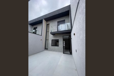 Casa à venda com 141m², 3 quartos e 2 vagas Casa à venda com 141m², 3 quartos e 2 vagasFoto 02