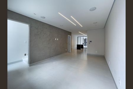 Casa à venda com 141m², 3 quartos e 2 vagas Casa à venda com 141m², 3 quartos e 2 vagasFoto 03