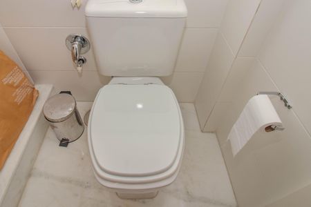 Apartamento à venda com 204m², 3 quartos e 4 vagasBanheiro da Suíte 1