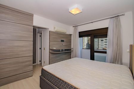 Apartamento à venda com 204m², 3 quartos e 4 vagasSuíte 2
