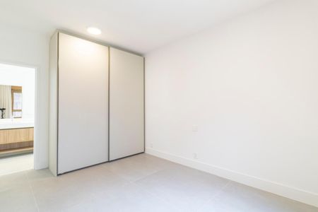 Apartamento à venda com 150m², 3 quartos e 2 vagasQuarto Suíte 1