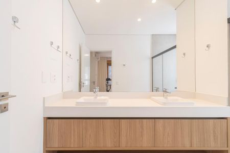 Apartamento à venda com 150m², 3 quartos e 2 vagasBanheiro da Suíte 1