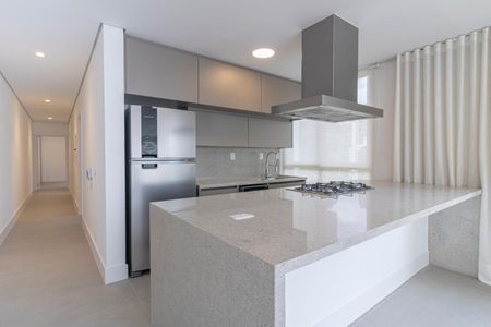 Cozinha de apartamento para alugar com 3 quartos, 150m² em Itaim Bibi, São Paulo