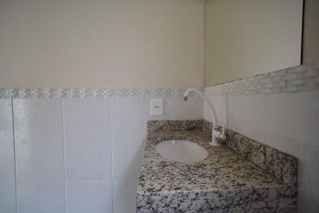 Casa de condomínio para alugar com 100m², 3 quartos e 3 vagas Casa de condomínio para alugar com 100m², 3 quartos e 3 vagasBanheiro