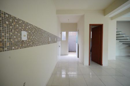 Cozinha de casa de condomínio para alugar com 3 quartos, 100m² em São João do Rio Vermelho, Florianópolis