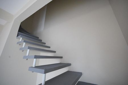 Casa de condomínio para alugar com 100m², 3 quartos e 3 vagas Casa de condomínio para alugar com 100m², 3 quartos e 3 vagasAcesso a dormitórios