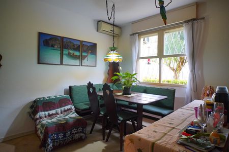 Sala de apartamento à venda com 4 quartos, 77m² em Passo D’areia, Porto Alegre