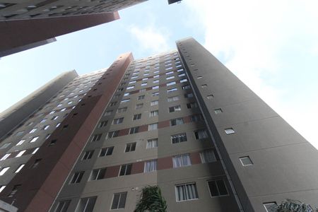 Apartamento à venda com 47m², 2 quartos e 1 vaga Apartamento à venda com 47m², 2 quartos e 1 vagaFachada