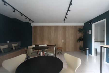 Apartamento à venda com 47m², 2 quartos e 1 vaga Apartamento à venda com 47m², 2 quartos e 1 vagaÁrea comum - Salão de festas