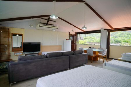 Sala de casa para alugar com 7 quartos, 450m² em Piratininga, Niterói