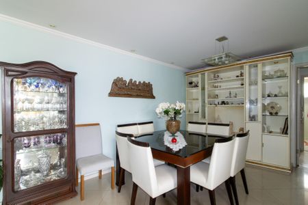 Sala de apartamento à venda com 3 quartos, 175m² em Vila Itapura, Campinas