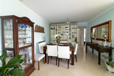 Apartamento à venda com 175m², 3 quartos e 1 vagaSala