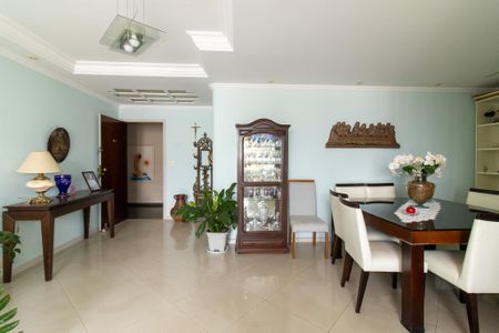 Sala de apartamento à venda com 3 quartos, 175m² em Vila Itapura, Campinas