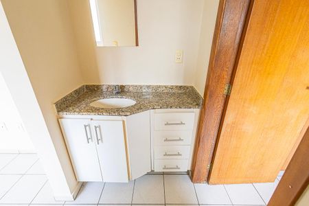 banheiro de kitnet/studio para alugar com 1 quarto, 37m² em Liberdade, Belo Horizonte