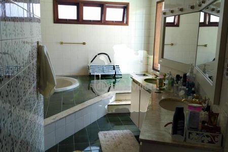 Casa à venda com 3 quartos, 420m² em Residencial Cinco (Alphaville), Santana de Parnaíba