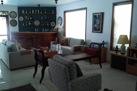 Casa à venda com 3 quartos, 420m² em Residencial Cinco (Alphaville), Santana de Parnaíba