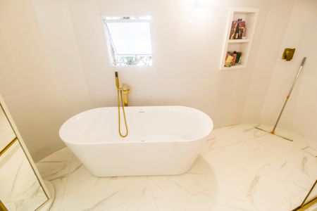 Casa de condomínio à venda com 700m², 2 quartos e 4 vagas Casa de condomínio à venda com 700m², 2 quartos e 4 vagasBanheiro da Suíte