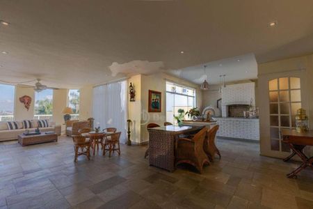 Casa à venda com 4 quartos, 700m² em Alphaville, Santana de Parnaíba