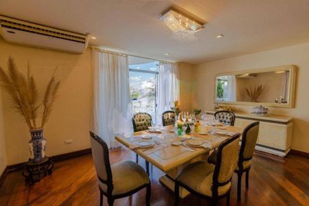 Casa à venda com 4 quartos, 700m² em Alphaville, Santana de Parnaíba