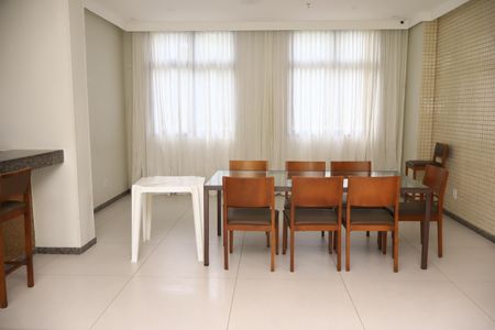 Apartamento para alugar com 60m², 2 quartos e 1 vagaÁrea comum - Salão de festas