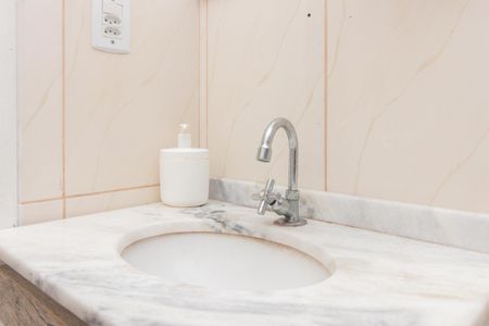 Banheiro de apartamento para alugar com 1 quarto, 32m² em Partenon, Porto Alegre