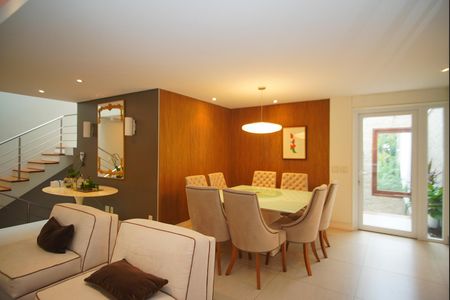 Sala 1 de casa para alugar com 3 quartos, 420m² em São João, Porto Alegre