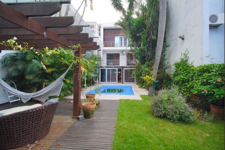 Casa para alugar com 420m², 3 quartos e 2 vagasQuintal