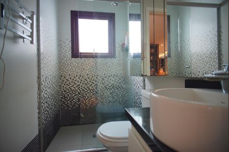 Casa para alugar com 420m², 3 quartos e 2 vagasBanheiro Corredor 1